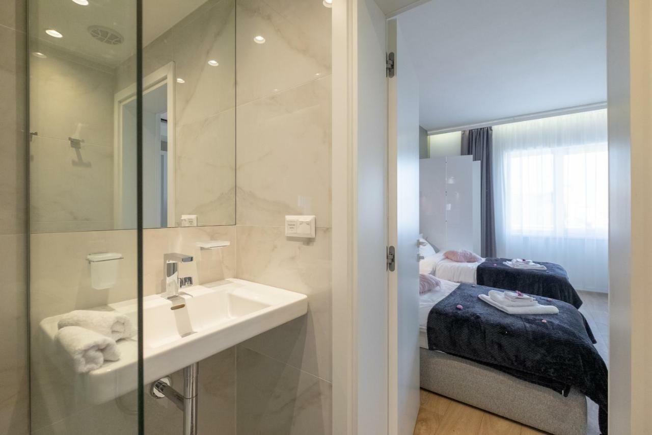 Vitosha Blvd Luxury 2-Bedroom, 2-Bathroom With Balcony Sofia Buitenkant foto