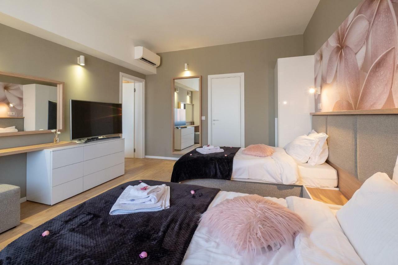 Vitosha Blvd Luxury 2-Bedroom, 2-Bathroom With Balcony Sofia Buitenkant foto