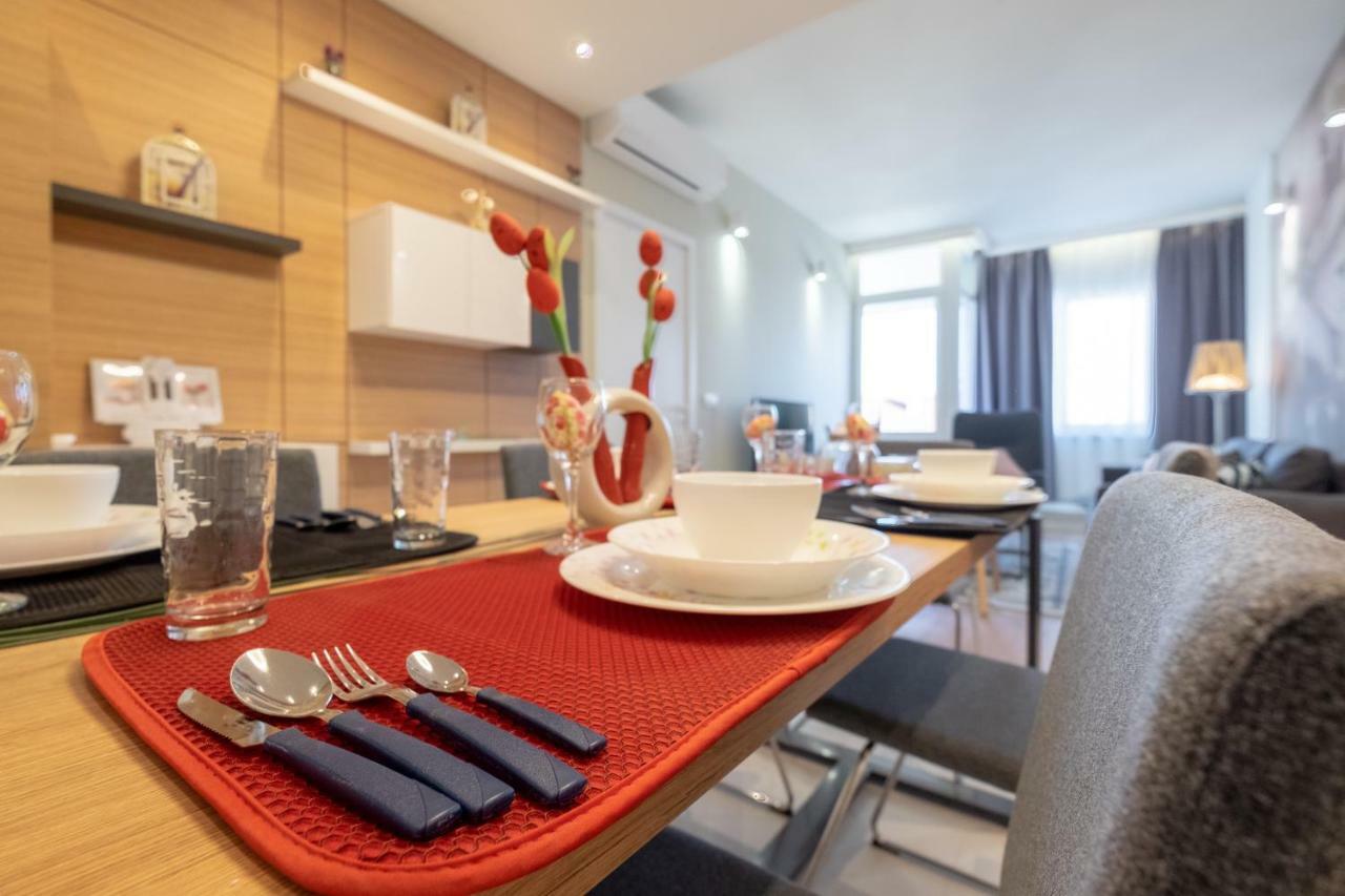 Vitosha Blvd Luxury 2-Bedroom, 2-Bathroom With Balcony Sofia Buitenkant foto