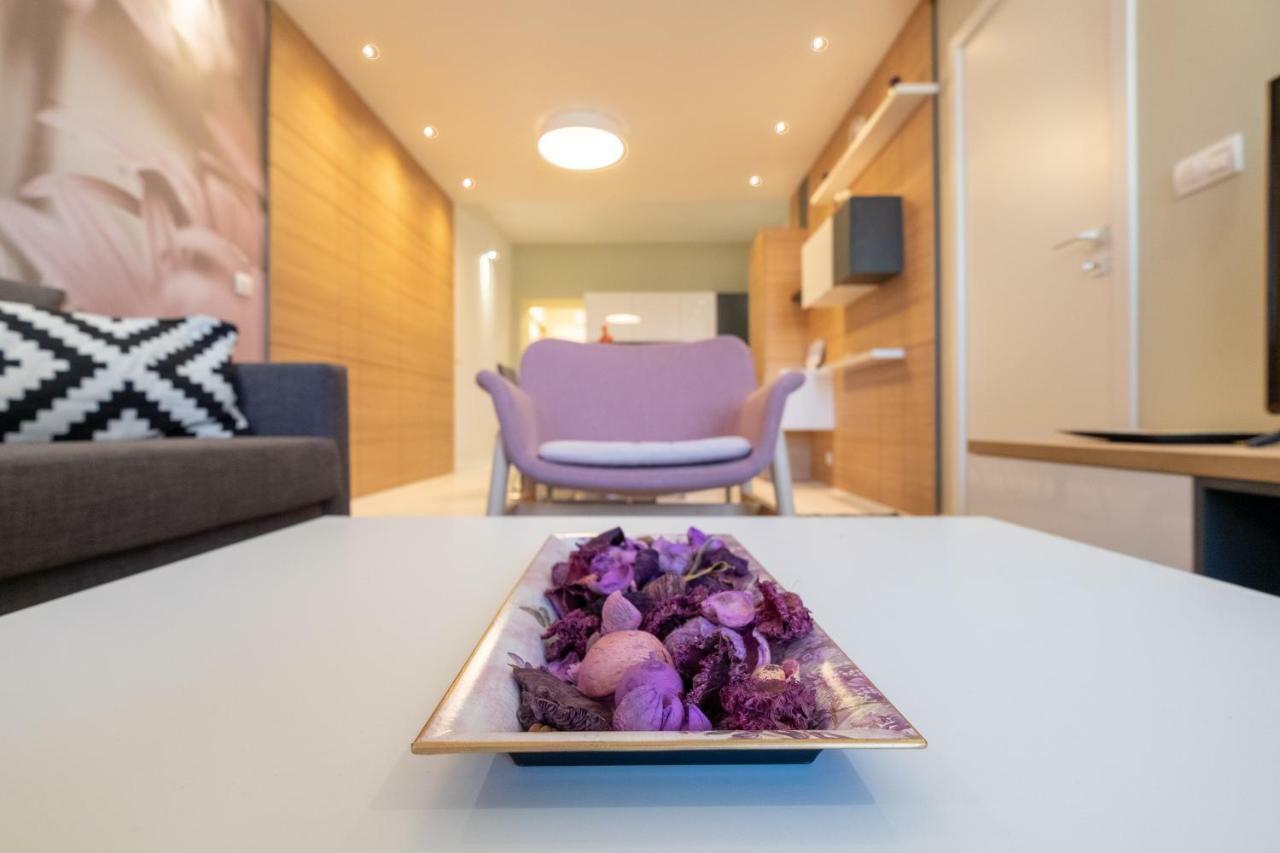 Vitosha Blvd Luxury 2-Bedroom, 2-Bathroom With Balcony Sofia Buitenkant foto