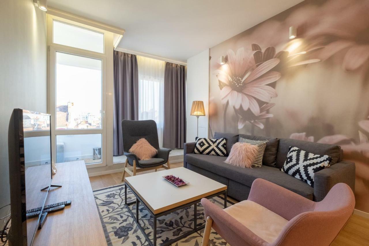 Vitosha Blvd Luxury 2-Bedroom, 2-Bathroom With Balcony Sofia Buitenkant foto
