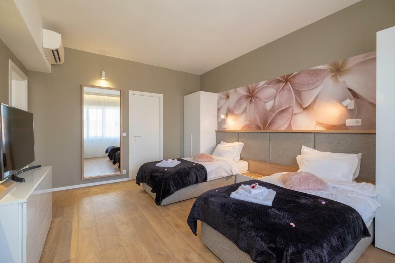 Vitosha Blvd Luxury 2-Bedroom, 2-Bathroom With Balcony Sofia Buitenkant foto