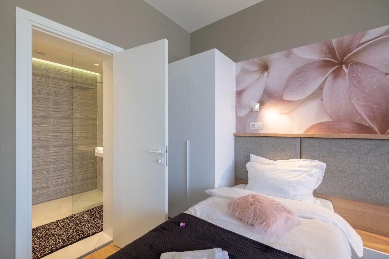 Vitosha Blvd Luxury 2-Bedroom, 2-Bathroom With Balcony Sofia Buitenkant foto