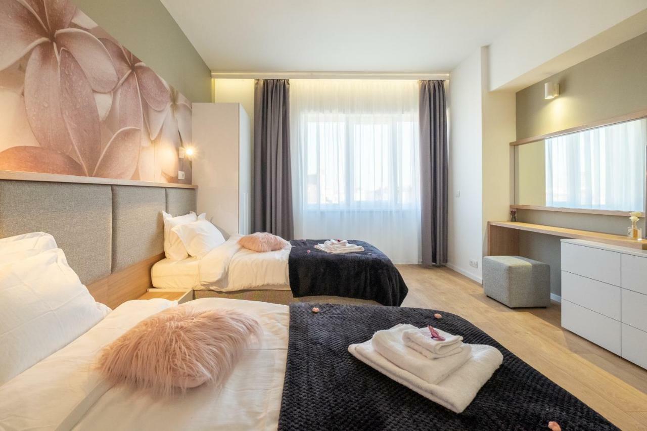 Vitosha Blvd Luxury 2-Bedroom, 2-Bathroom With Balcony Sofia Buitenkant foto