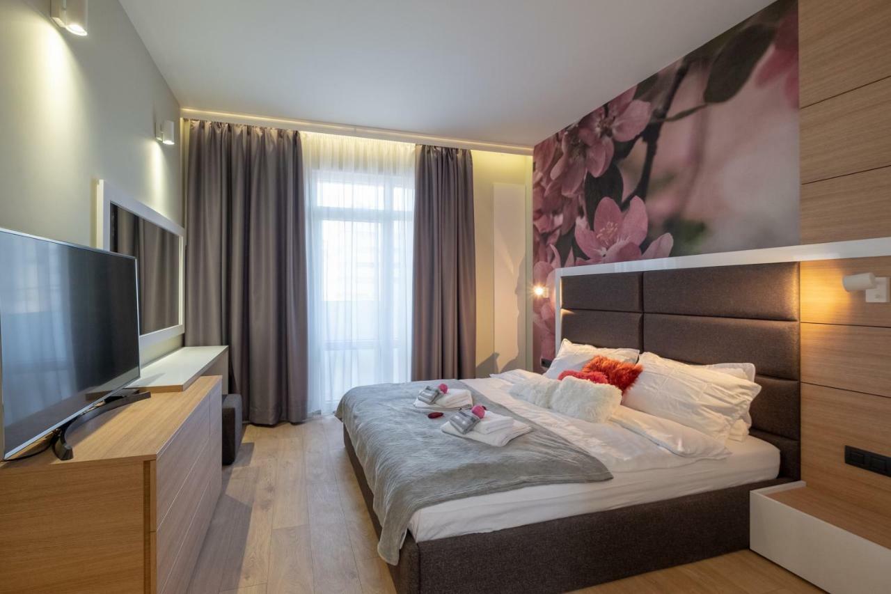 Vitosha Blvd Luxury 2-Bedroom, 2-Bathroom With Balcony Sofia Buitenkant foto