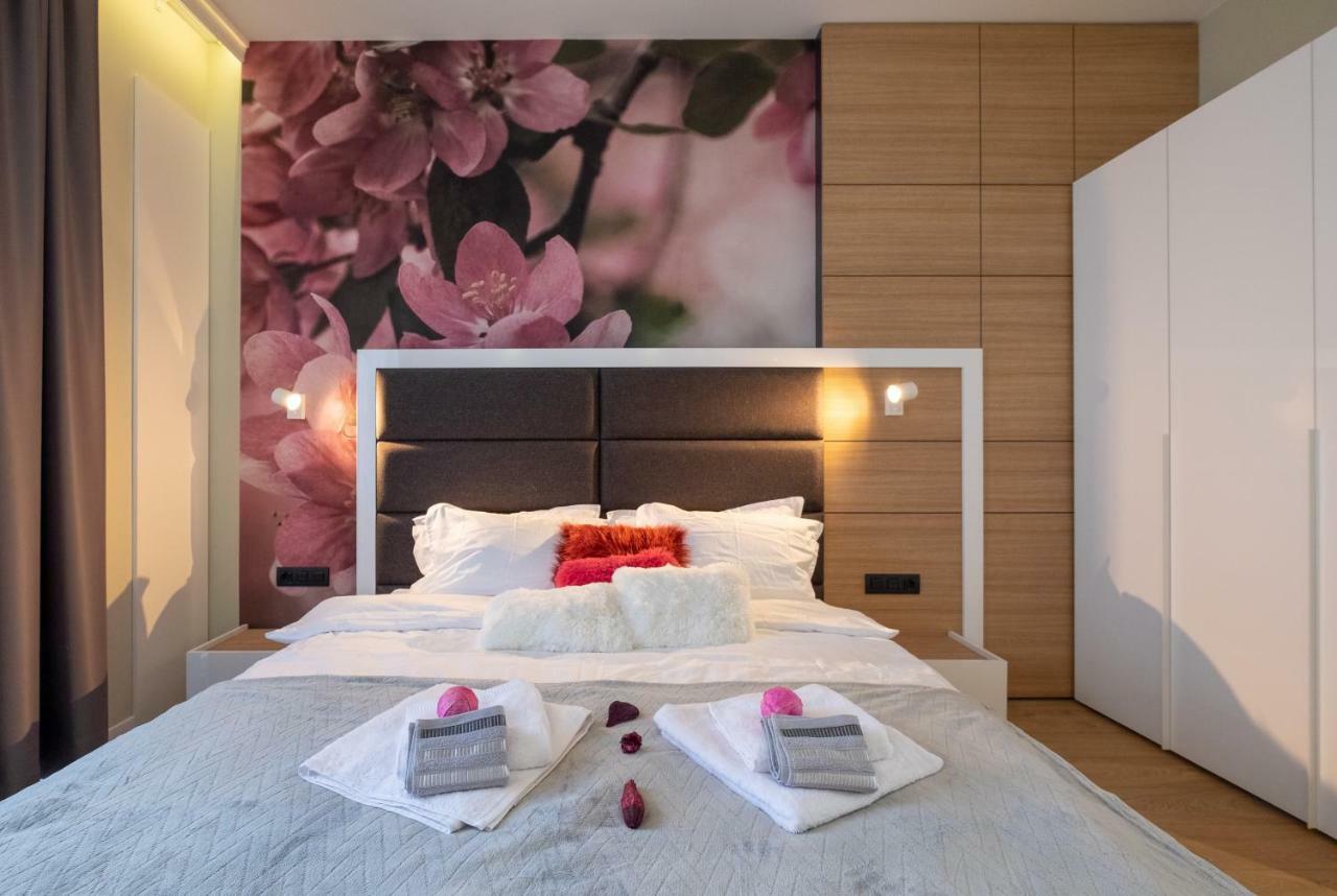 Vitosha Blvd Luxury 2-Bedroom, 2-Bathroom With Balcony Sofia Buitenkant foto