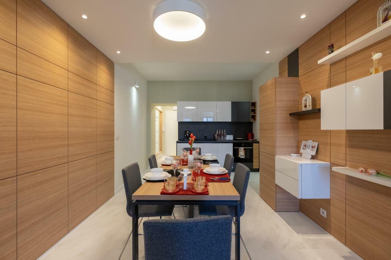 Vitosha Blvd Luxury 2-Bedroom, 2-Bathroom With Balcony Sofia Buitenkant foto