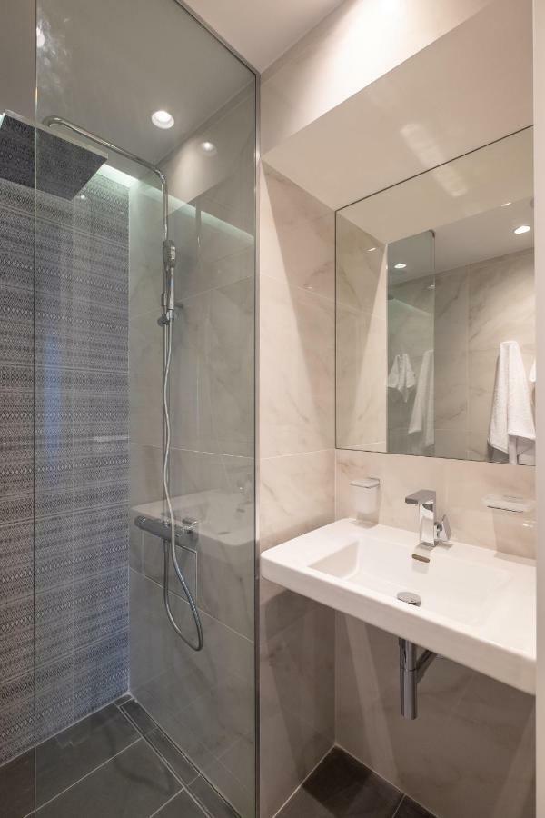 Vitosha Blvd Luxury 2-Bedroom, 2-Bathroom With Balcony Sofia Buitenkant foto
